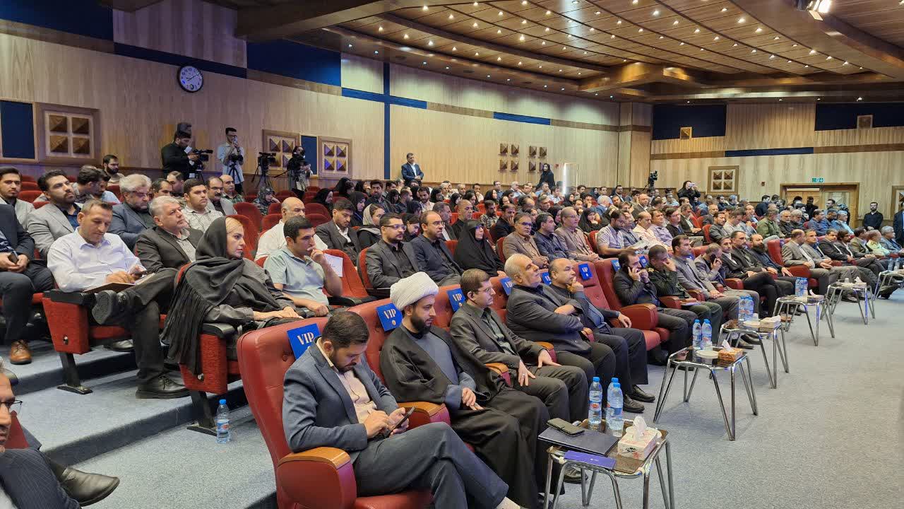 قزوین؛ قطب طلایی سرمایهگذاری و بهشت صنایع ایران/ استراتژی نوین ما پیوند صنعت و دانشگاه برای جهش بهرهوری است. قزوین؛ قطب طلایی سرمایهگذاری و بهشت صنایع ایران/ استراتژی نوین ما پیوند صنعت و دانشگاه برای جهش بهرهوری است.