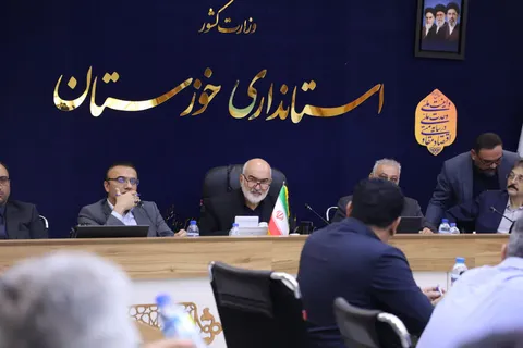 استاندار خوزستان: تامین گاز واحدهای تولیدی در اولویت است / موانع تولید شرکت‌های صنعتی و پتروشیمی استان رفع خواهد شد