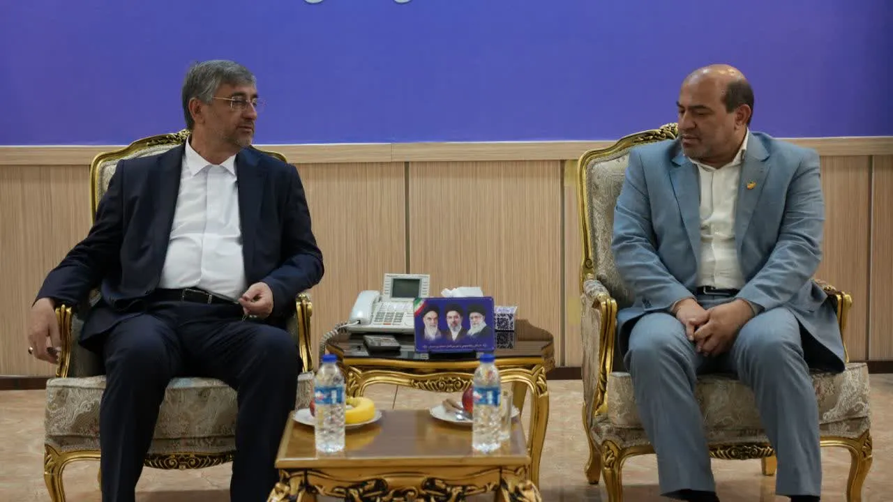 ۲۴۰ هزار نفر در لرستان چشم‌انتظار پوشش بیمه اجتماعی هستند