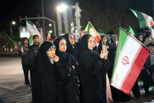 پاتوق جوانان مشهدی در میدان جانباز