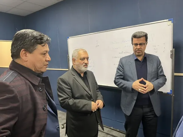 بازدید امیر زارعی، سرپرست اداره کل ورزش و جوانان خراسان رضوی از &laquo;قرارگاه امام شهید&raquo; در خانه جوان