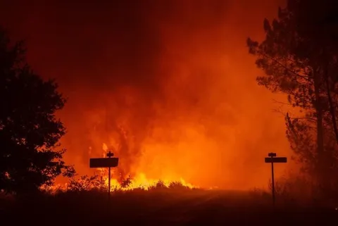 'Fire-breathing dragon' clouds worsen Europe's devastating wildfires