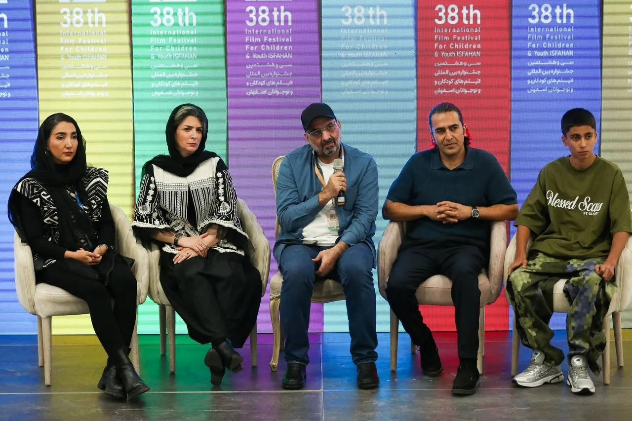 «دو تفنگدار»؛ روایت نوجوانی در فضای جنگ و دهه ۶۰ اصفهان