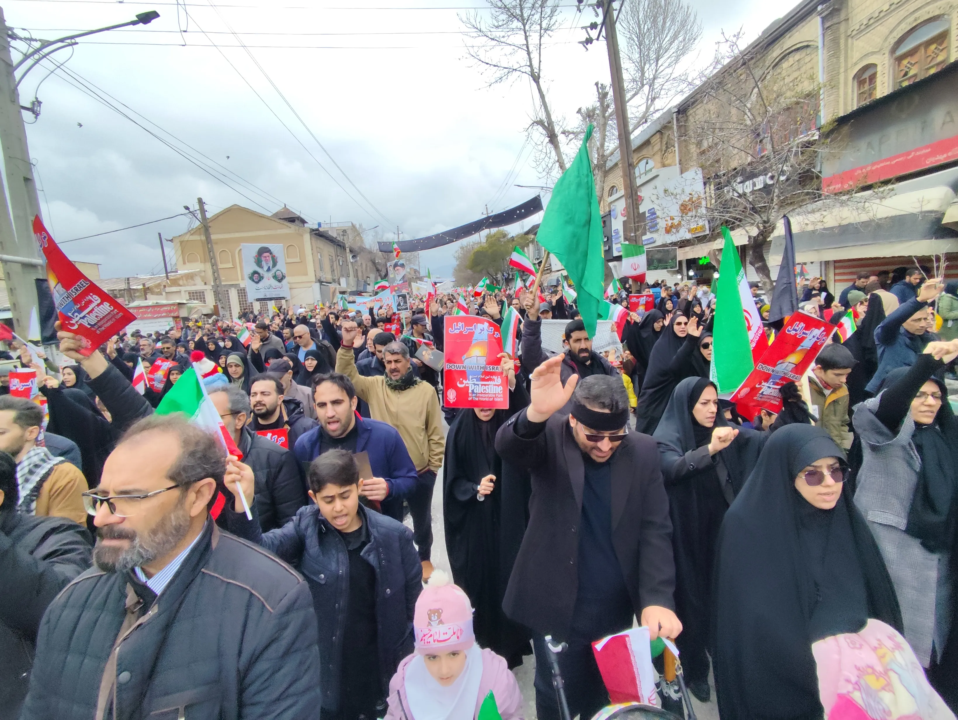 تجدید بیعت کرمانشاهیان با رهبر جدید انقلاب/ مردم خواستار ادامه مقاومت و انتقام از دشمن شدند