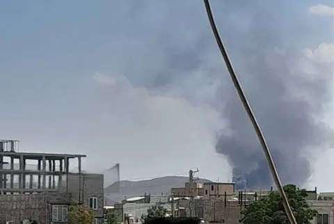 آتش‌سوزی در کارخانه نخ در اطراف بیدگنه ملارد مهار شد