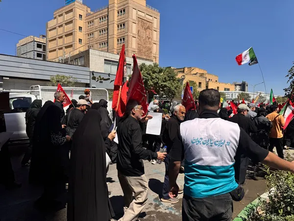 غرفه ایران یاران جوان در حاشیه تشییع رهبر شهید انقلاب در مشهد