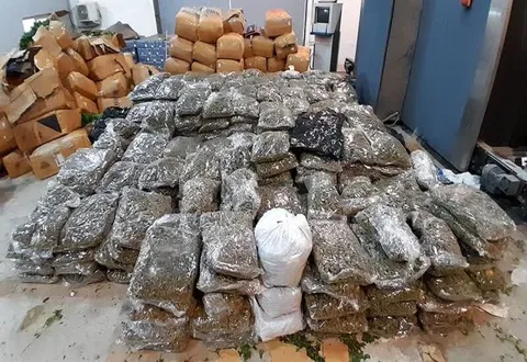 کشف بیش از ۲۵۰ کیلو انواع مواد مخدر در آذربایجان غربی