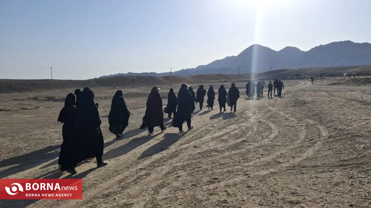 پیاده روی در روستای رباط پشت بادام پیاده روی در روستای رباط پشت بادام
