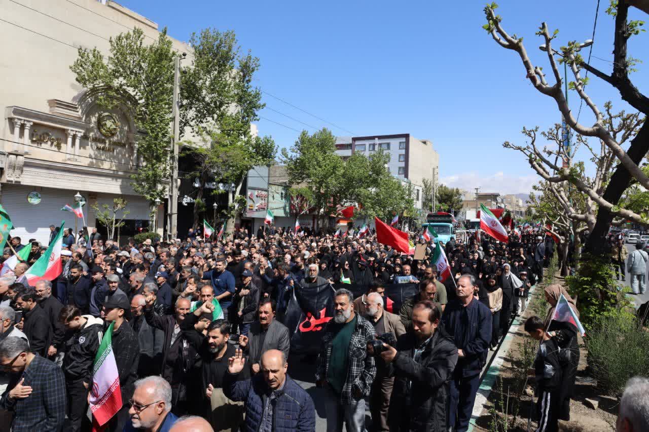 تشییع ۱۵ شهید مظلوم جنگ رمضان از یک خانواده در کرج