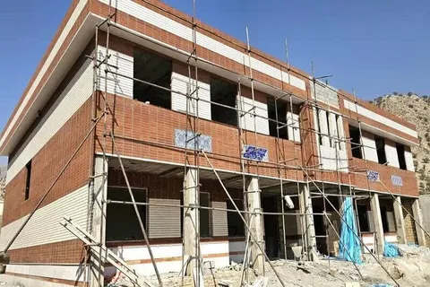 بازسازی ۱۲ خانه آسیب‌دیده جنگ در قشم با رضایت مالکان آغاز می‌شود