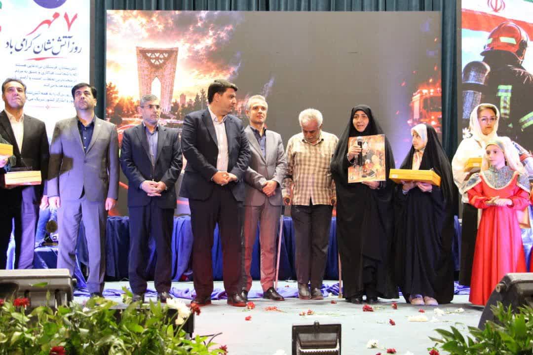 آتش نشانان در تامین امنیت مردم و نجات جان انسانها نقش بی بدیلی دارند