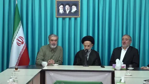 نظام جمهوری اسلامی با وجود هجمه‌ها و دشمنی‌ها همچنان به مسیر خود ادامه می‌دهد