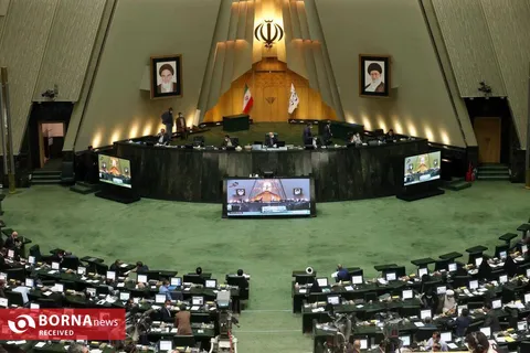 نشست علنی ۳۱ شهریور ماه مجلس آغاز شد