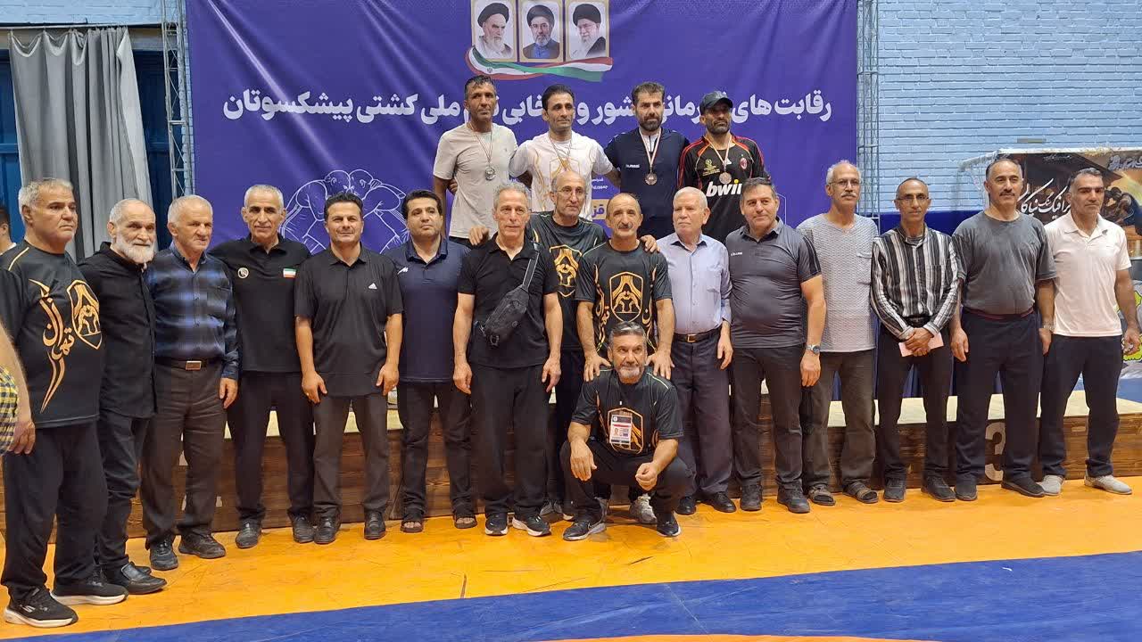 مسابقات پیشکسوتان، جشن رفاقت و زنده نگه داشتن خاطرات کشتی است/ باشگاه بهترین پناهگاه جوانان است