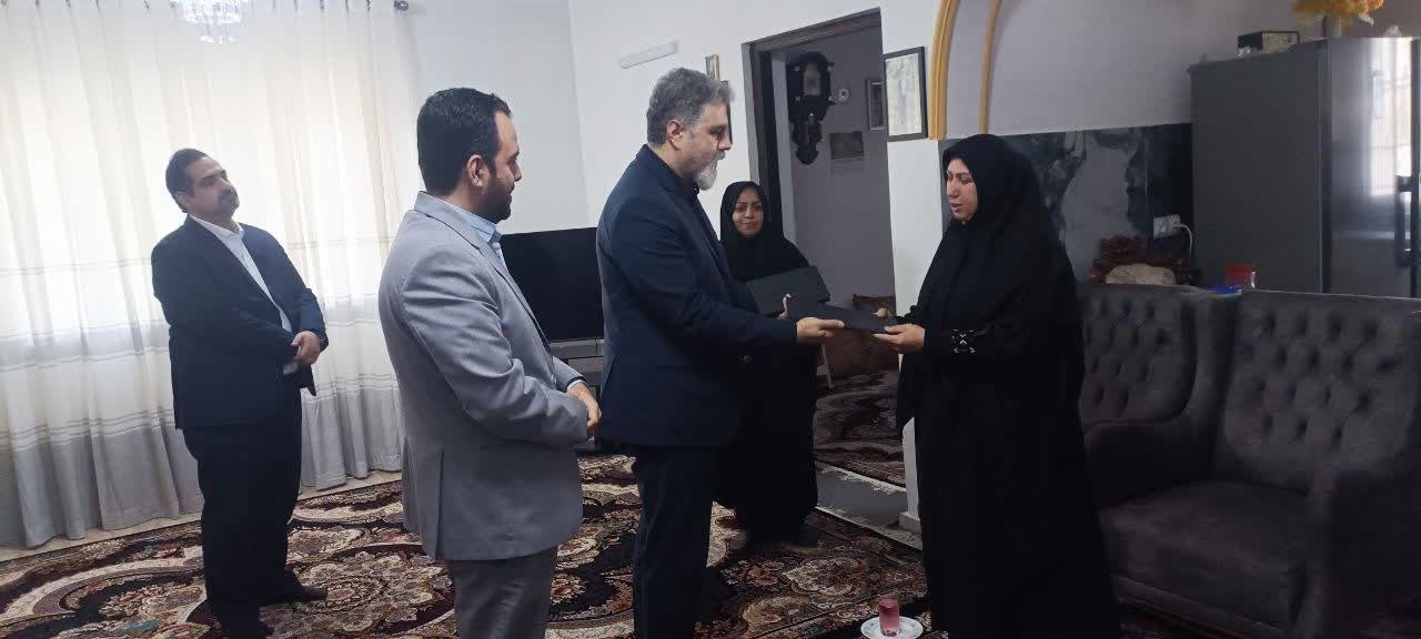 دیدار و پیگیری وضعیت و دغدغه‌های بیمه شدگان بیمه دی شرق گیلان