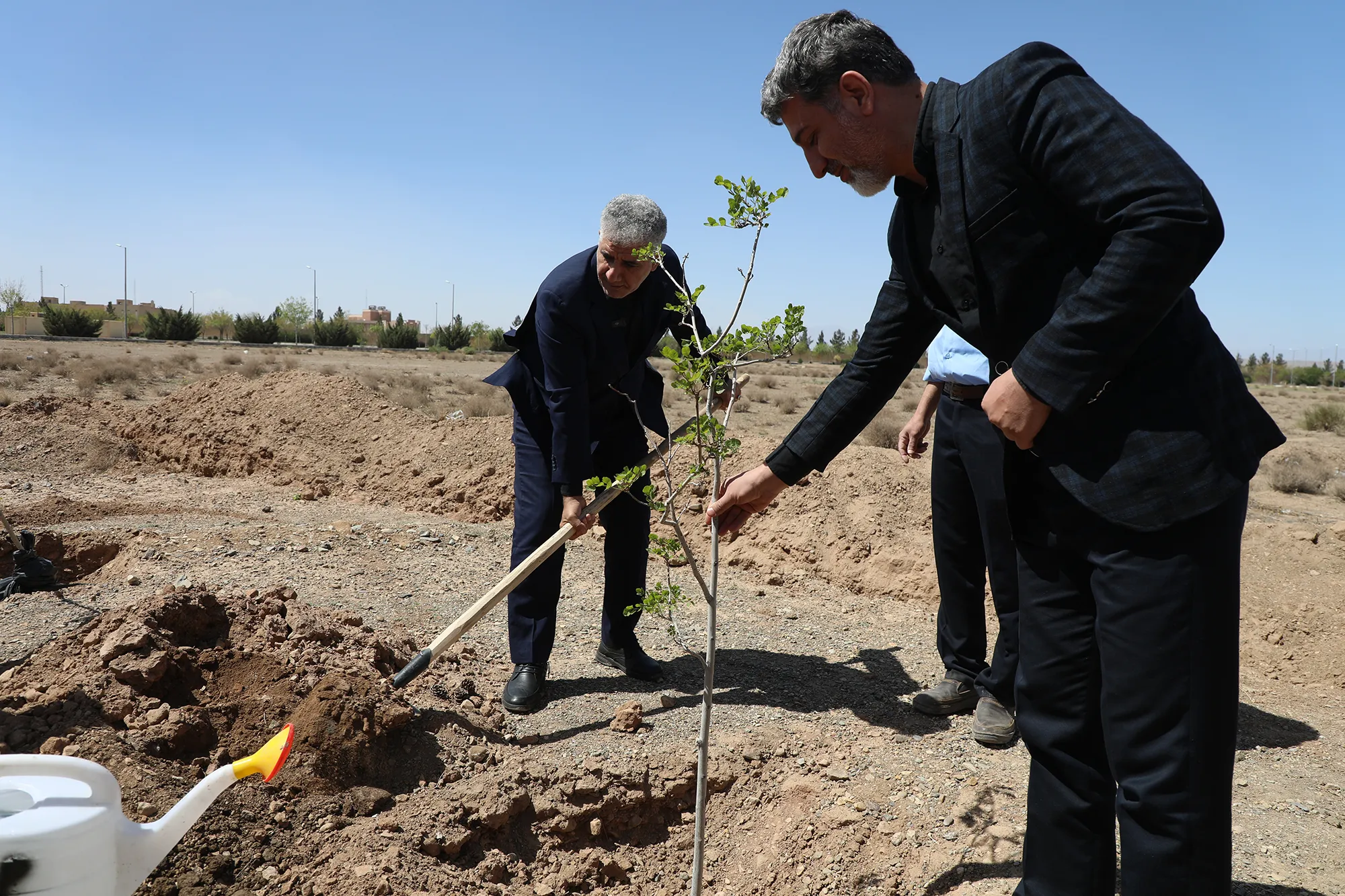 برگزاری آیین کاشت 200 نهال به یاد رهبر شهید انقلاب