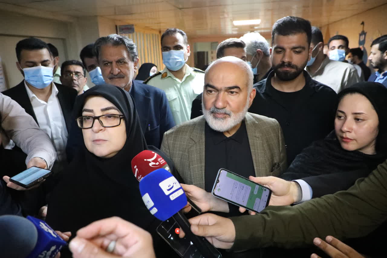 روایت سخنگوی دولت از شب همدلی در بیمارستان بقایی اهواز / مهاجرانی: دولت با تمام توان در کنار کادر درمان و مردم خوزستان ایستاده است + عکس روایت سخنگوی دولت از شب همدلی در بیمارستان بقایی اهواز / مهاجرانی: دولت با تمام توان در کنار کادر درمان و مردم خوزستان ایستاده است + عکس