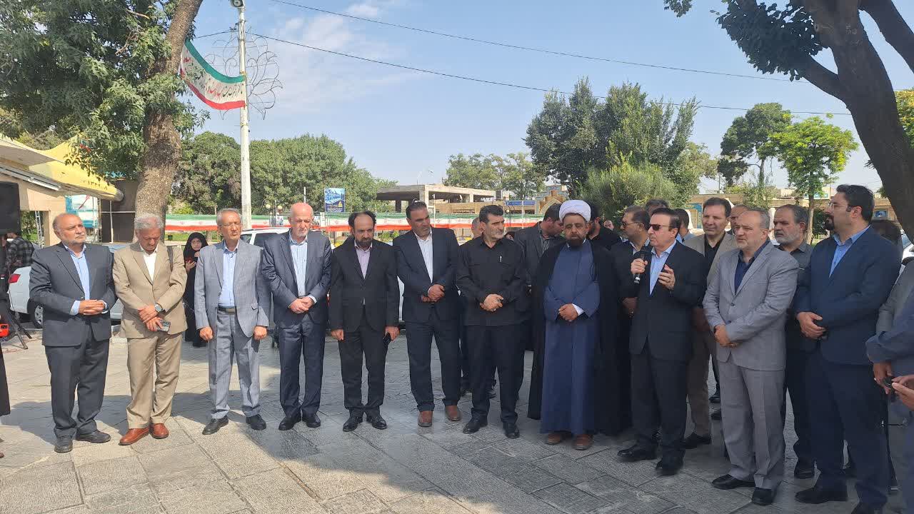 نوذری: اختلافات سیاسی نباید ما را از دفاع از ایران غافل کند نوذری: اختلافات سیاسی نباید ما را از دفاع از ایران غافل کند