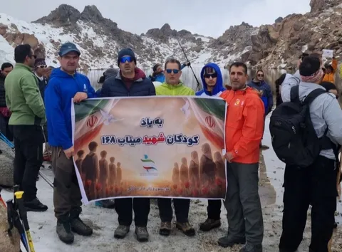 یاد کودکان میناب در قله سبلان زنده شد