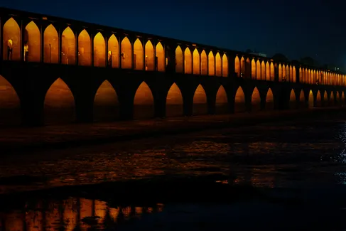 جريان المياه في نهر زاينده رود