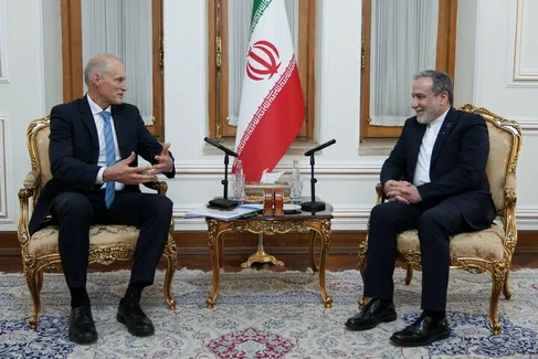 عراقچی: ایران در دفاع از حاکمیت ملی و تمامیت ارضی خود درنگ نمی‌کند