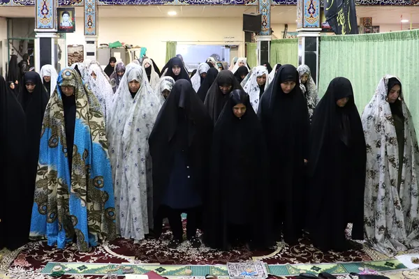 مراسم جزء خوانی قران کریم و برپایی سفره افطاری در ماه مبارک رمضان در مساجد و حسینیه های شهر کرمانشاه