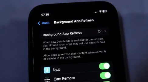 Background App Refresh در آیفون چیست و چه کاری انجام می‌دهد؟