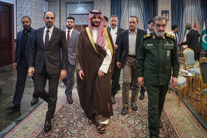 نشست تهران