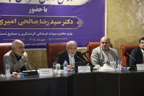 وزیر میراث فرهنگی: احیای بافت تاریخی و توسعه گردشگری آبادان و خرمشهر در اولویت است
