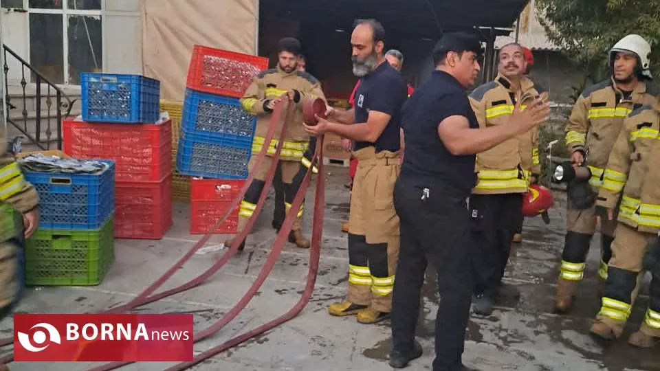 مهار حریق واحد آبکاری پلاستیک در شهرقدس