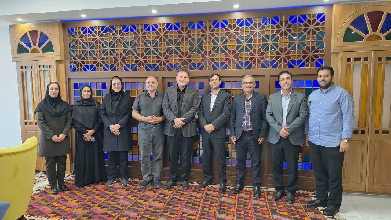 خبرنگاران شمشیر بران حقیقت طلبی هستند/رسانه ها با نقد منصفانه کمک مدیران باشند