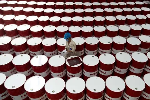 China's oil imports rebound from decade-low levels