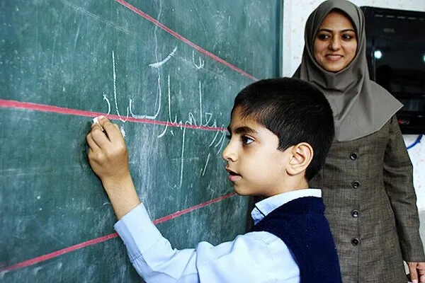مرحله دوم رتبه‌بندی معلمان از مهرماه آغاز می‌شود/ افزایش ۷۰ تا ۸۰ درصدی حق‌التدریس معلمان از مهرماه
