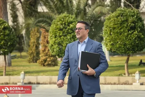 تعیین‌تکلیف نیروهای شرکتی در اولویت برنامه اصلاح نظام اداری قرار گرفت