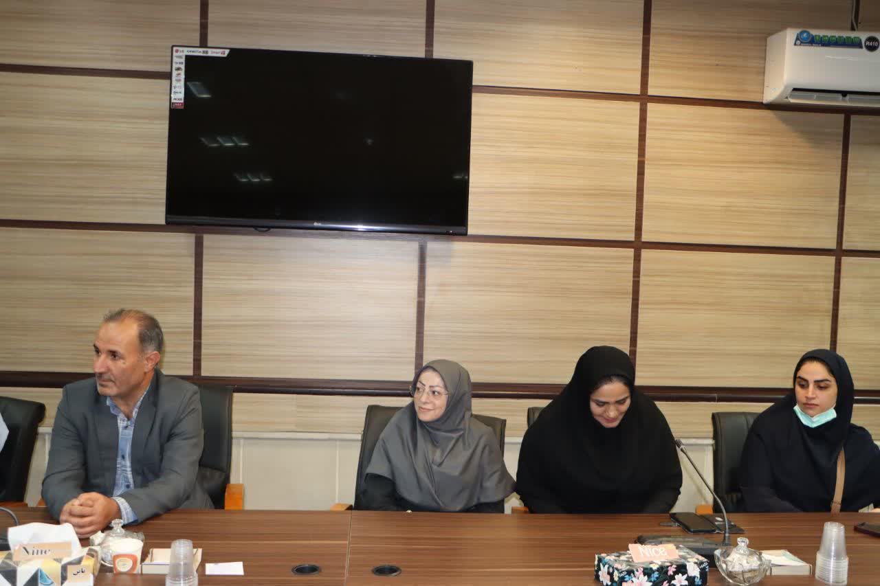 پرستاران نماد ایثار، تعهد و انساندوستی در جامعه هستند پرستاران نماد ایثار، تعهد و انساندوستی در جامعه هستند