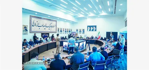 مراسم رونمایی از کتاب آخرین کول انداز برگزار شد