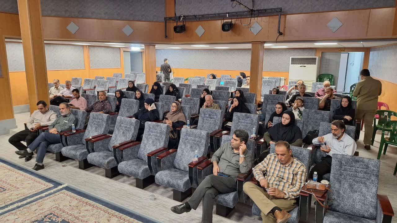 پیشنهاد تدوین کتاب «روایت رسانهای جنگ رمضان» برای ثبت ماندگار نقش خبرنگاران قزوین پیشنهاد تدوین کتاب «روایت رسانهای جنگ رمضان» برای ثبت ماندگار نقش خبرنگاران قزوین