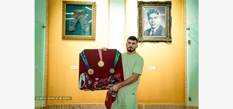 هدایای باارزش محمد نخودی به موزه گنجینه های ملی کشتی