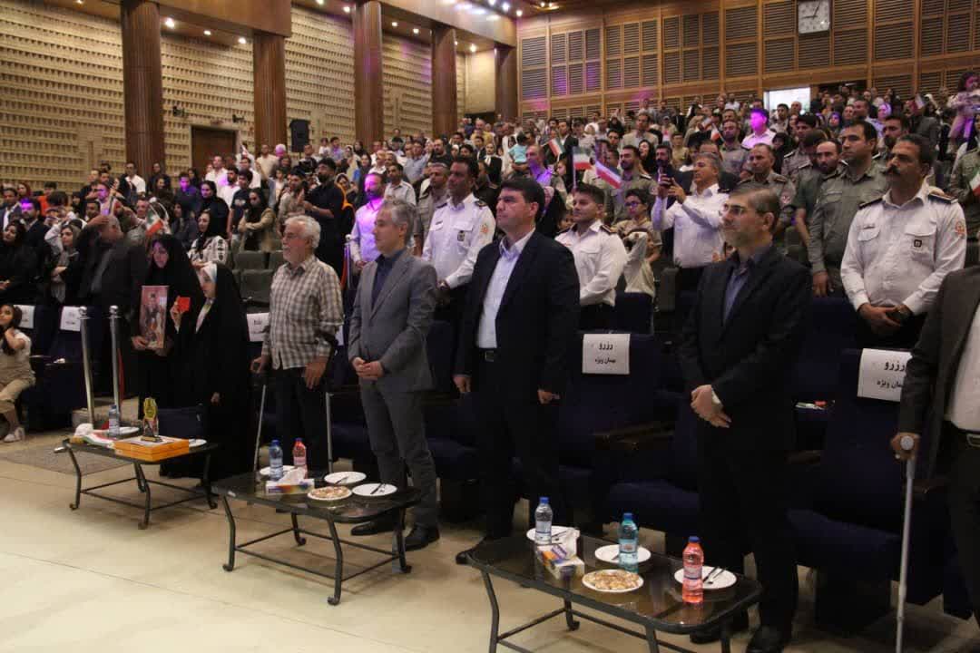 تجلیل از آتشنشانان، خانواده شهدای آتشنشانی و بازنشستگان در قزوین تجلیل از آتشنشانان، خانواده شهدای آتشنشانی و بازنشستگان در قزوین