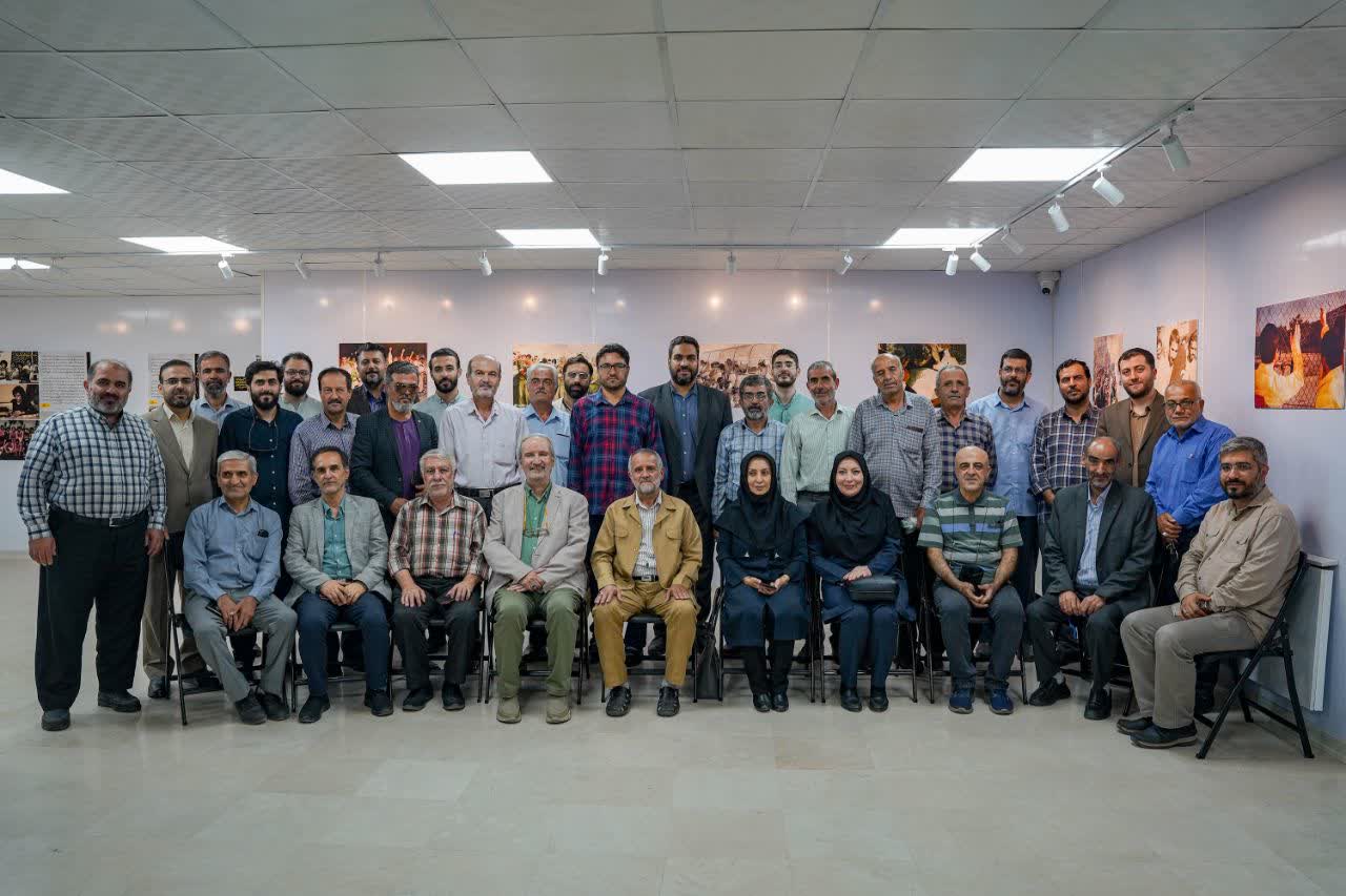 افتتاح نمایشگاه «وصف آزادگی»؛ روایتی از صبر و استقامت در قلب قزوین افتتاح نمایشگاه «وصف آزادگی»؛ روایتی از صبر و استقامت در قلب قزوین