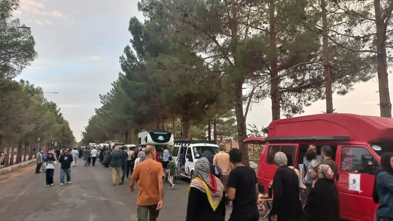 نمایش کمپرها در سمنان و توجه به آینده گردشگری جاده‌ای