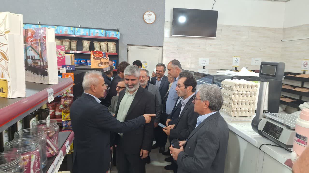 راهاندازی روستا بازارها در قزوین؛ گامی برای حذف واسطههای غیرضروری و کاهش قیمت محصولات کشاورزی راهاندازی روستا بازارها در قزوین؛ گامی برای حذف واسطههای غیرضروری و کاهش قیمت محصولات کشاورزی