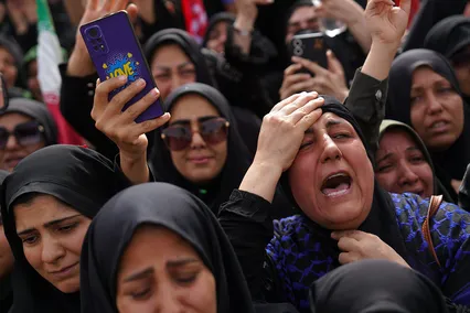 تشییع پیکر رهبر شهید انقلاب در قم -۲