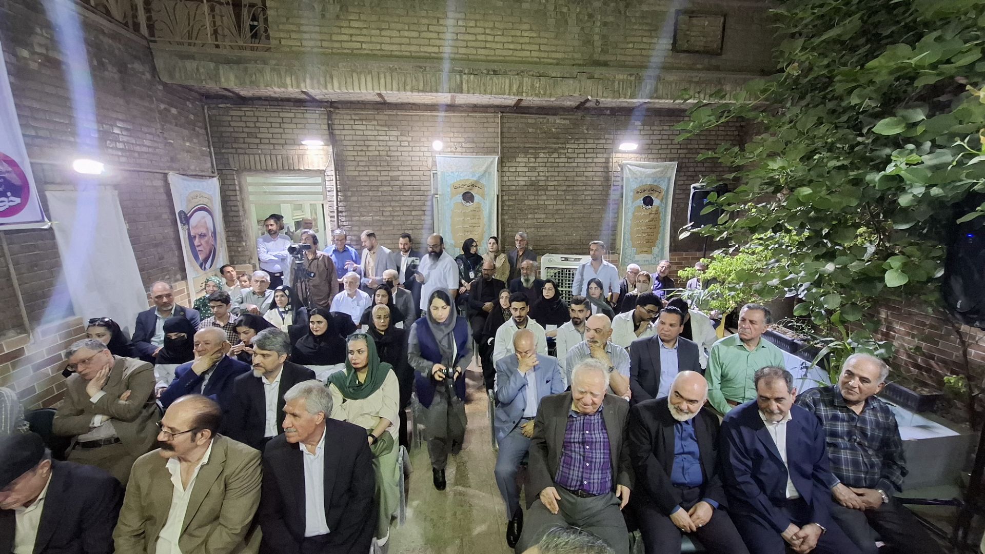 استاندار خوزستان: تجلیل از چهرههای خدمتگزار در زمان حیات، سنتی ارزشمند است / دکتر رمضانی از چهرههای زلال و بیادعای استان است استاندار خوزستان: تجلیل از چهرههای خدمتگزار در زمان حیات، سنتی ارزشمند است / دکتر رمضانی از چهرههای زلال و بیادعای استان است