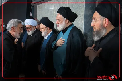 لحظاتی از مراسم بزرگداشت هفتمين شب خاكسپاری حضرت آيت‌الله العظمى شهید سیّدعلی خامنه‌اى و شهداى خانواده ايشان  در آستان امام‌زاده علی‌اکبر چیذر