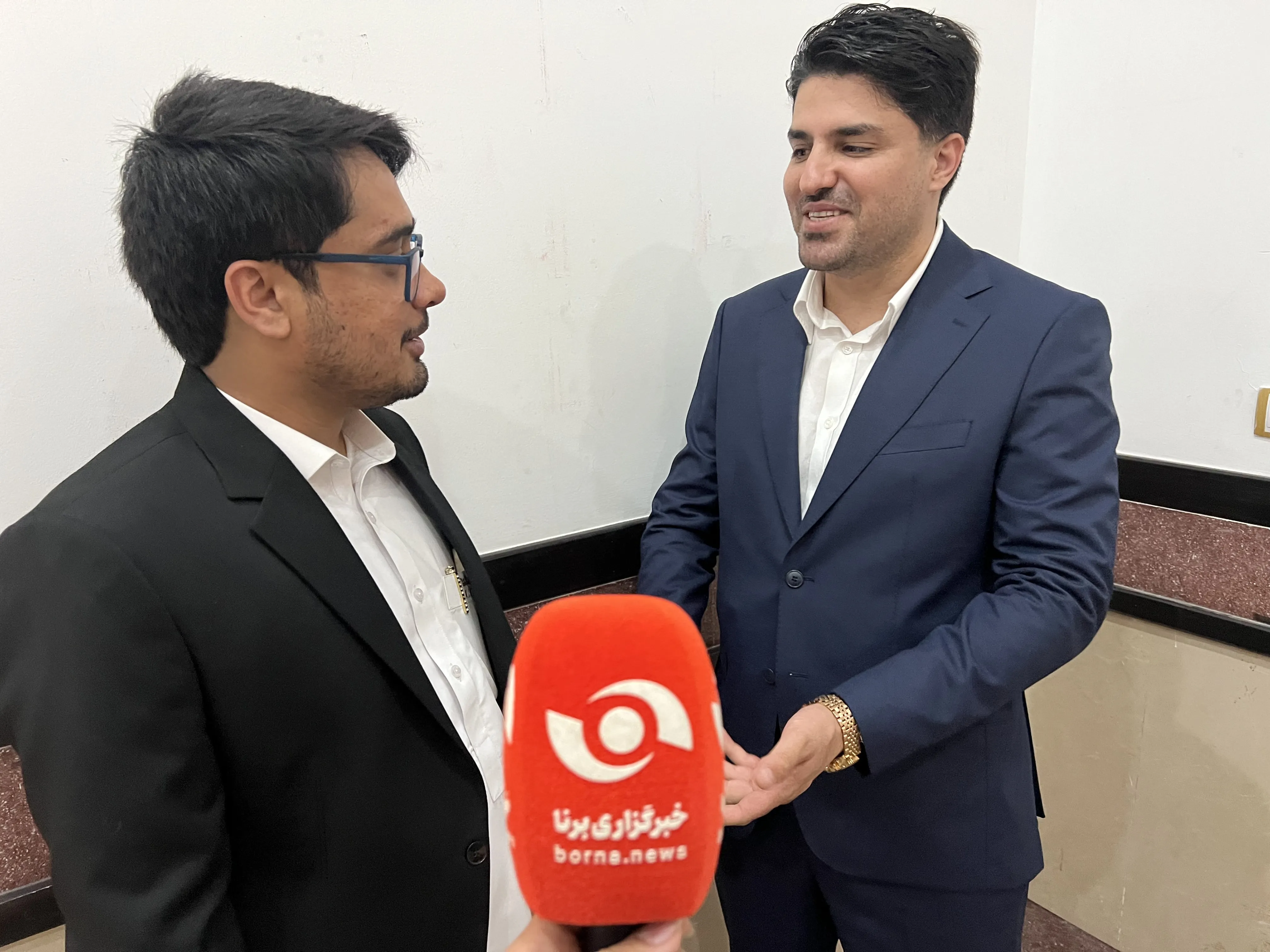 دیدار رئیس شورای کارگری کارخانه طلای صدر تفتان با مدیرعامل؛ پیگیری مطالبات کارگران