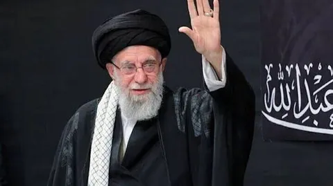 وبسایت راهنمای زائران امام شهید به ۵ زبان آغاز به کار کرد
