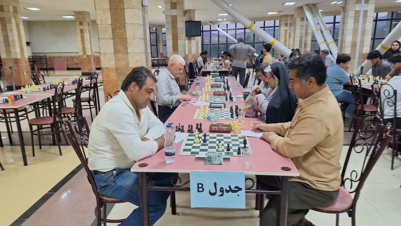 بازدید مدیرکل ورزش و جوانان قزوین از برگزار مسابقات شطرنج 