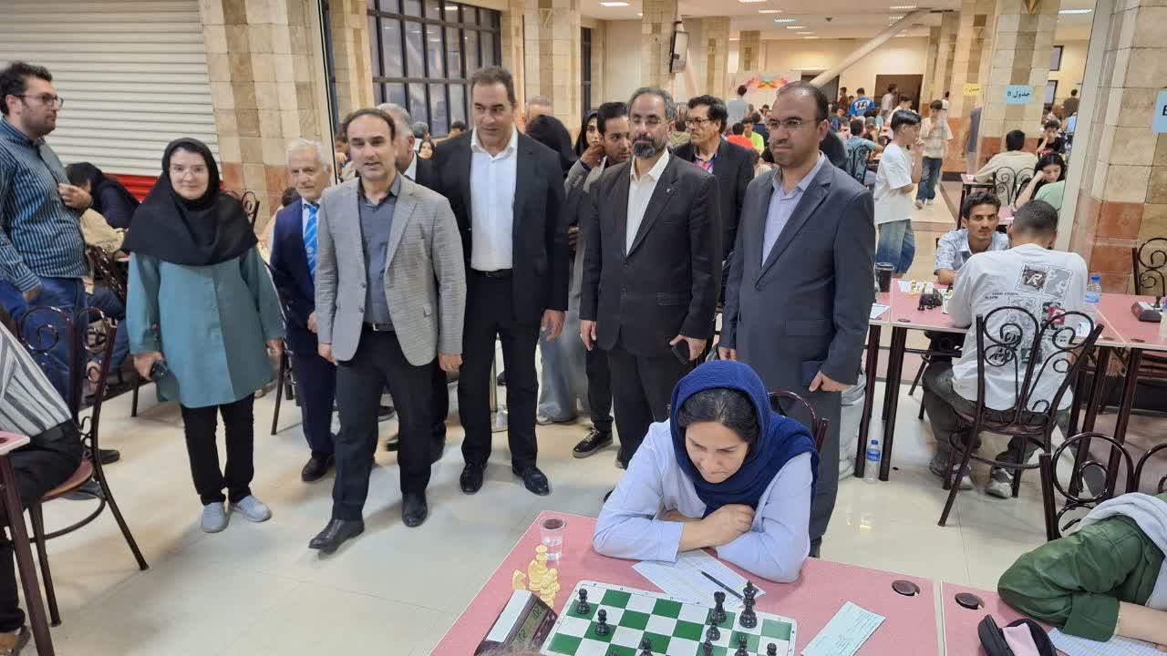 بازدید مدیرکل ورزش و جوانان قزوین از برگزار مسابقات شطرنج 