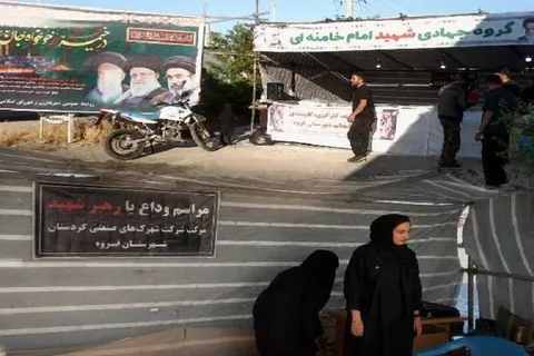 برپایی ۲ موکب شهرک‌های صنعتی کردستان در مسیر زائران آیین بدرقه رهبر شهید